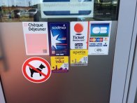 Sticker vitrophanie recto verso en délai discount > 10cm de côté.