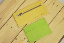 Boîtes contenant 12 cartes postales collection mode Tranoï - impression offset + découpe à la forme + encollage manuel. Formes en stock