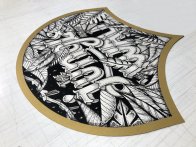 Impression blanche + noir sur papier cartonné doré Sirio Aurum 700g (tarifs sur le site)