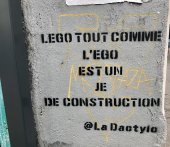 Résultat sur un mur parisien près d'une de nos boutiques