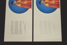 Imprimez vos petits textes en noir ! Le gris même foncé est moins précis et ressort mal à l'oeil.