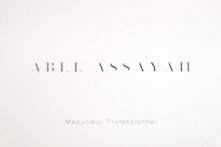 Belle police mais beaucoup trop fine, certaines parties ne ressortent pas à l'impression