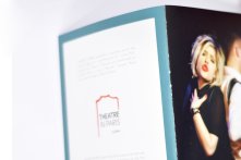 Attention sur les impressions en petites quantités avec pli (dépliant ou brochure), évitez d'imprimer au niveau du pliage.