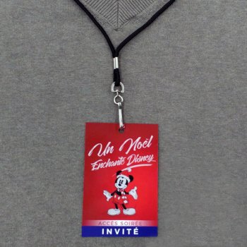 badge rectangle, badge perforé, badge VIP, pass backstage, badge organisation, badge invité